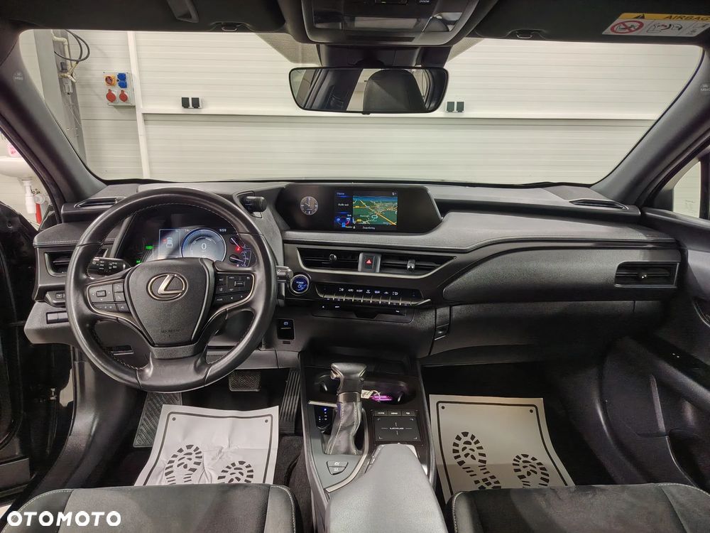 Lexus UX 250h Elegance 2WD - 26