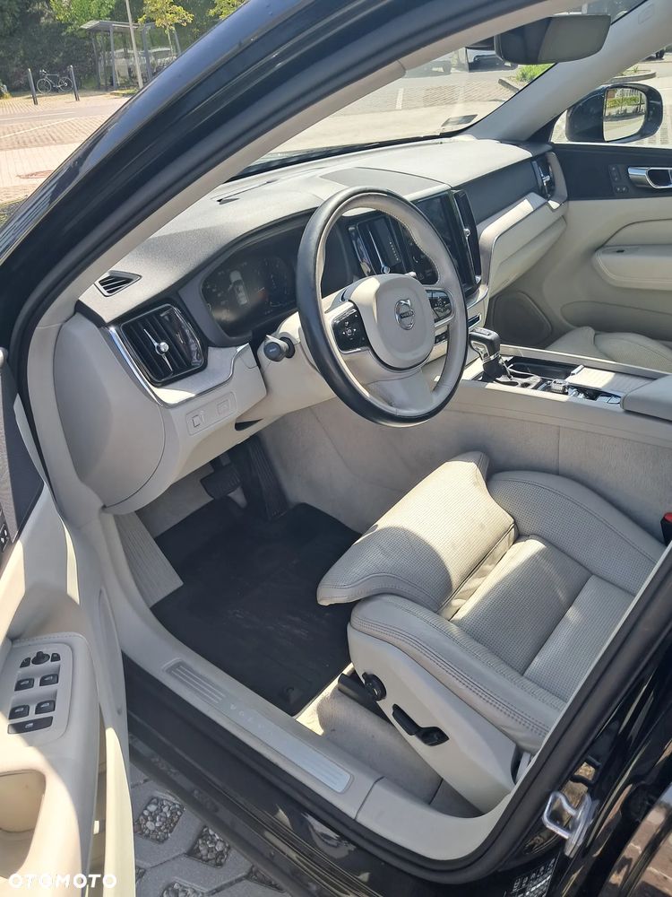 Volvo XC 60 D5 AWD Inscription - 4