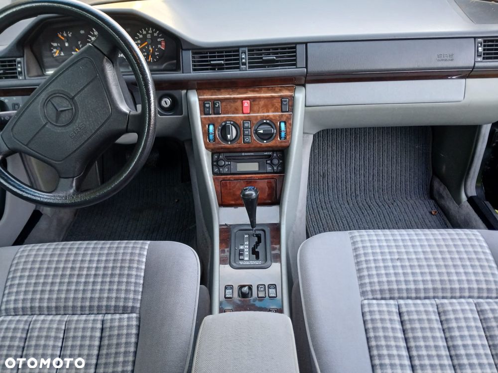 Mercedes-Benz W124 (1984-1993) - 12