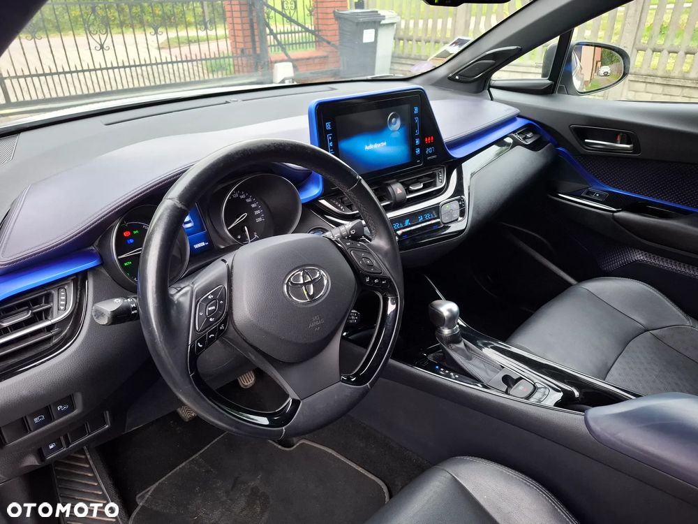 Toyota C-HR - 16