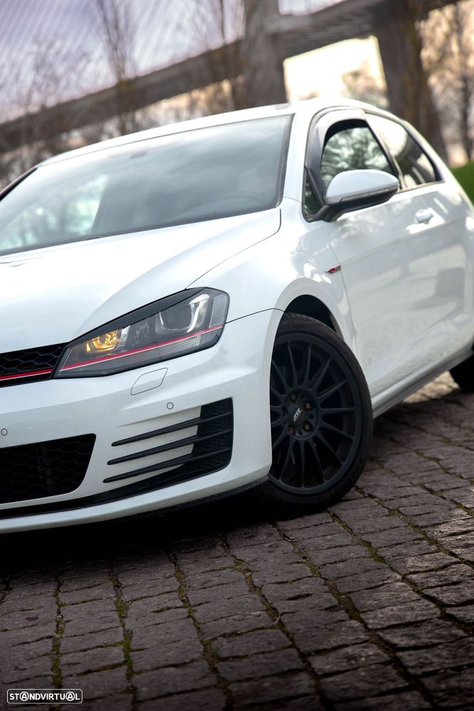 VW Golf GTI BlueMotion - 4