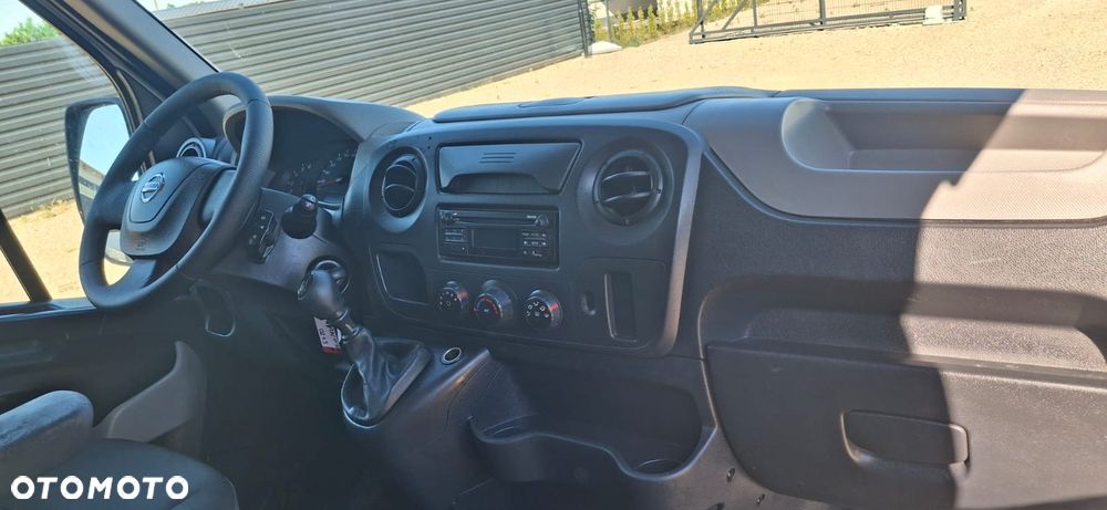 Nissan NV400 - 19