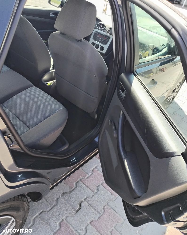 Ford Focus 1.6 Trend - 4