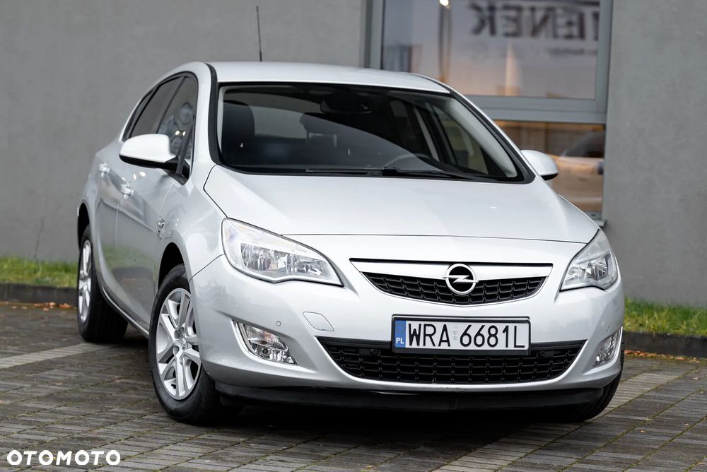 Opel Astra 1.4 Turbo Automatik - 10
