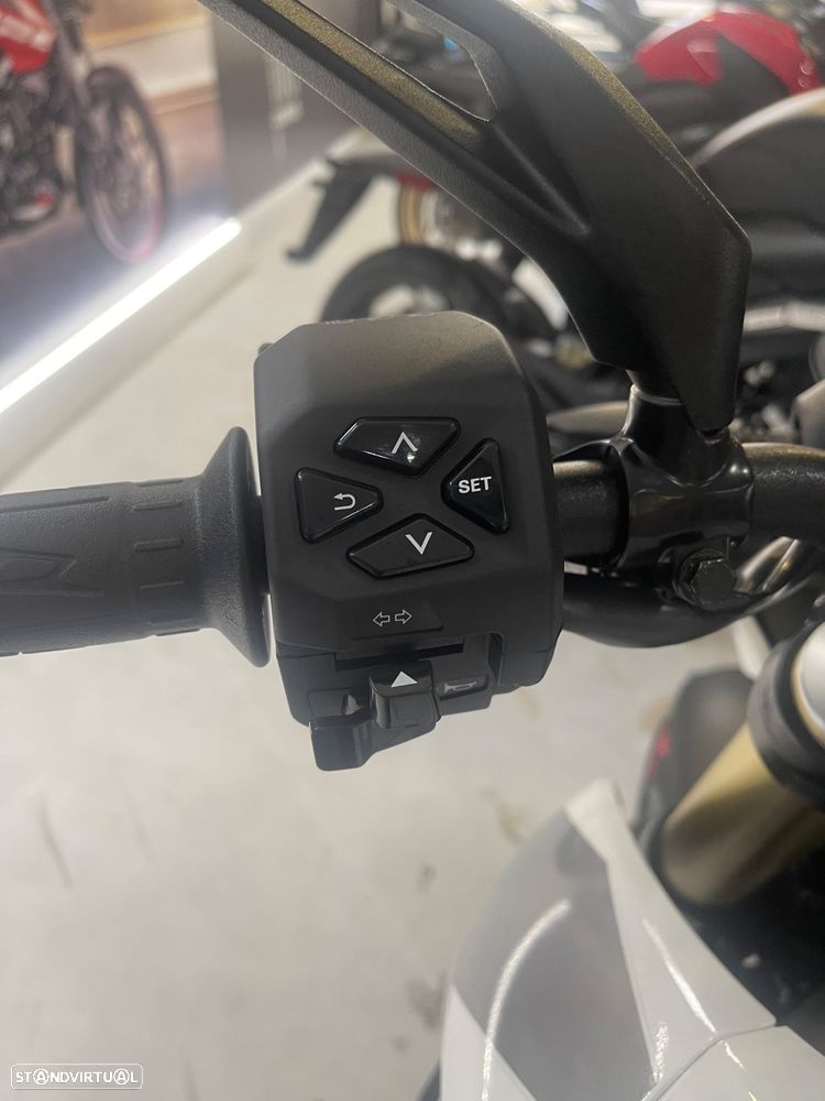 Bajaj Pulsar NS Pulsar ns 400 - 6