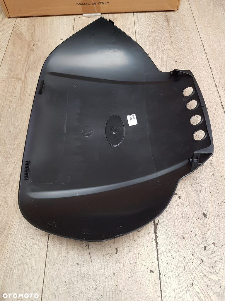 Pokrywa nakładka do kufra centralnego V46 Monokey Givi C46N902 - 10