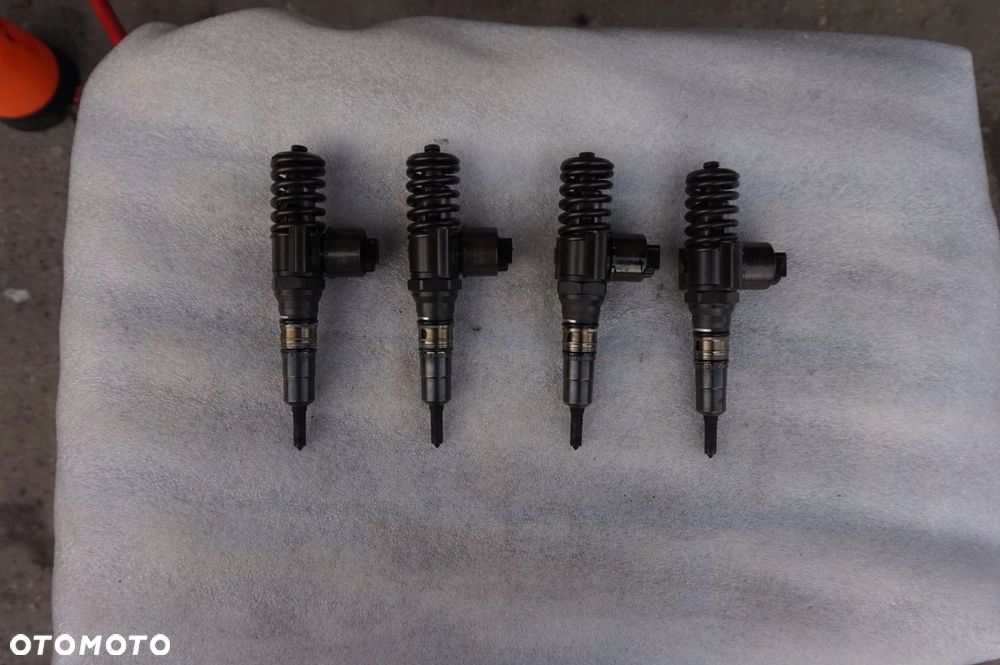 WTRYSK 2.0 TDI VW GOLF V TOURAN AUDI A3 JETTA EOS 0414720404 03G130073G - 2