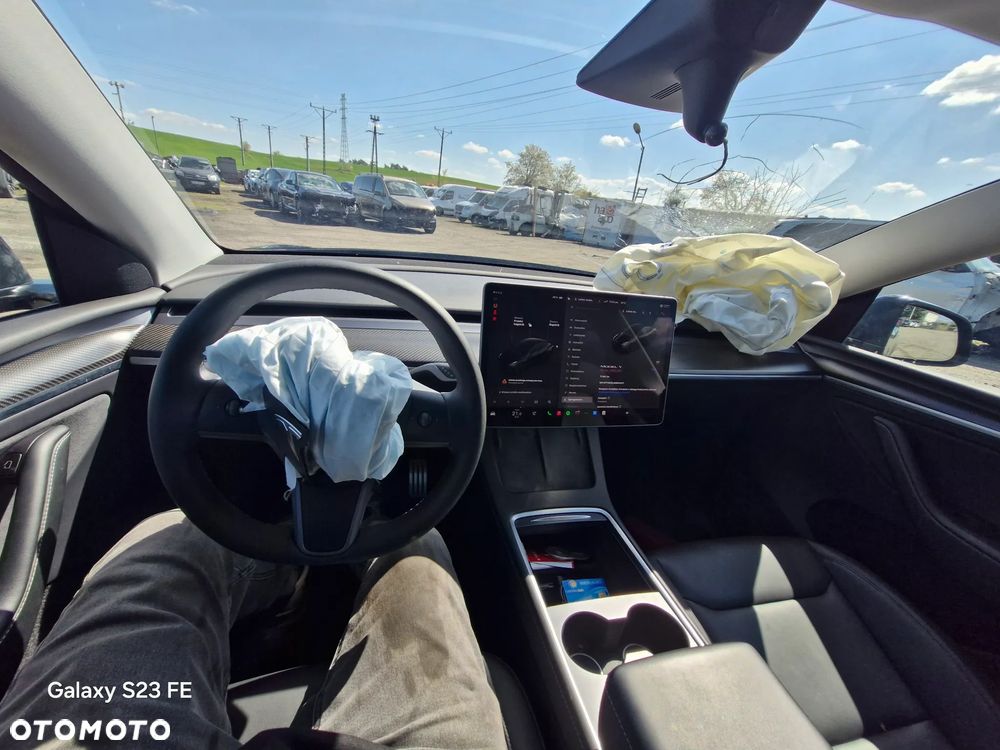 Tesla Model Y Performance Dual Motor AWD - 19