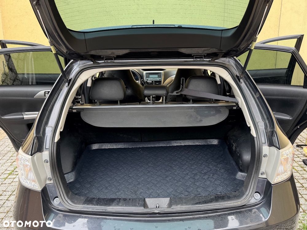 Subaru Impreza 2.0D RS - 12