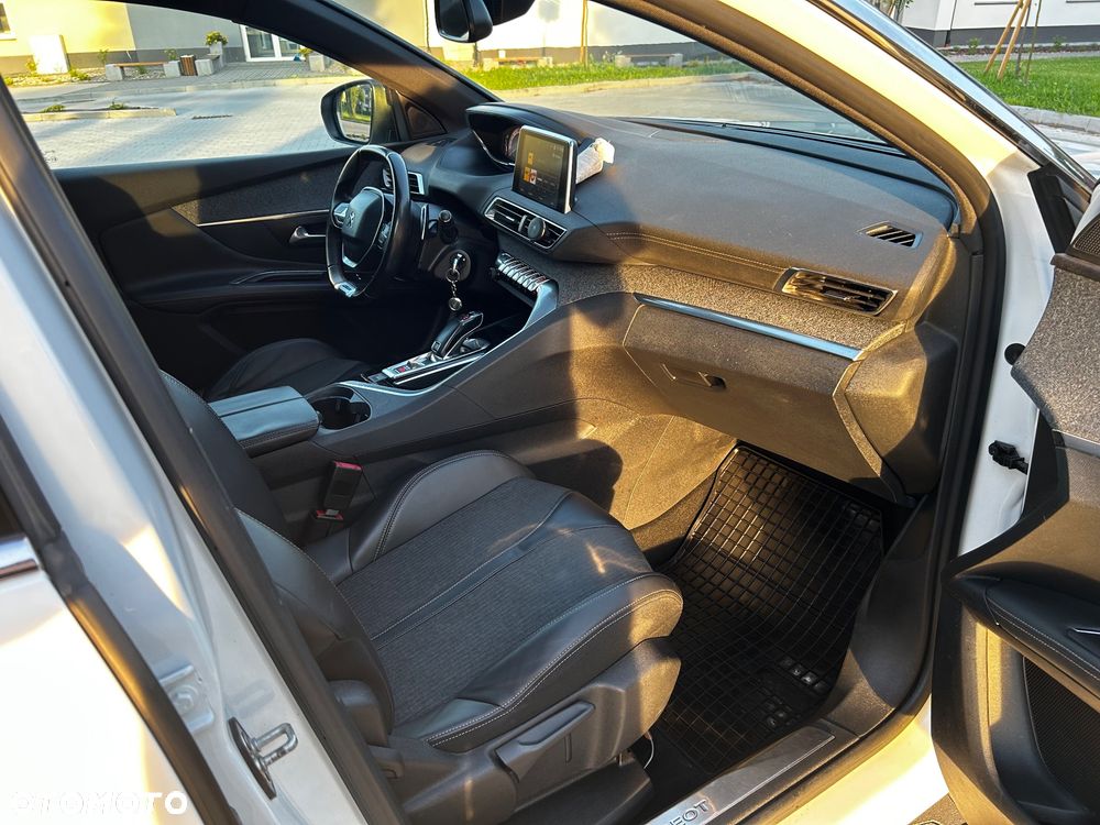 Peugeot 3008 BlueHDi 130 Stop & Start EAT8 Allure - 28