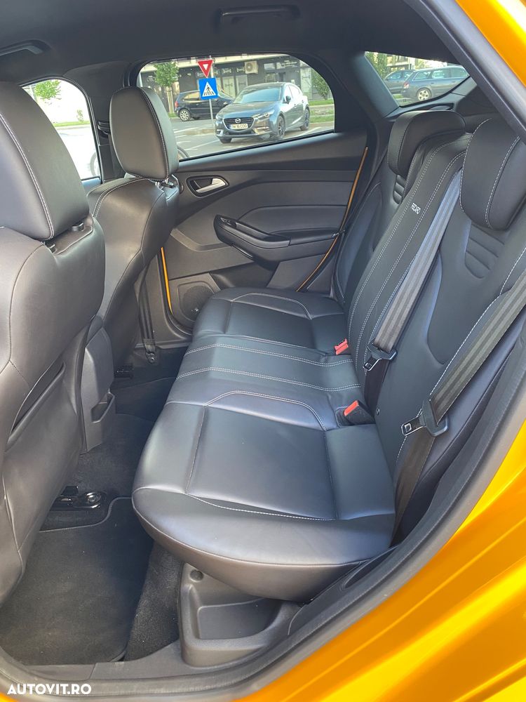 Ford Focus 2.0 EcoBoost ST - 11