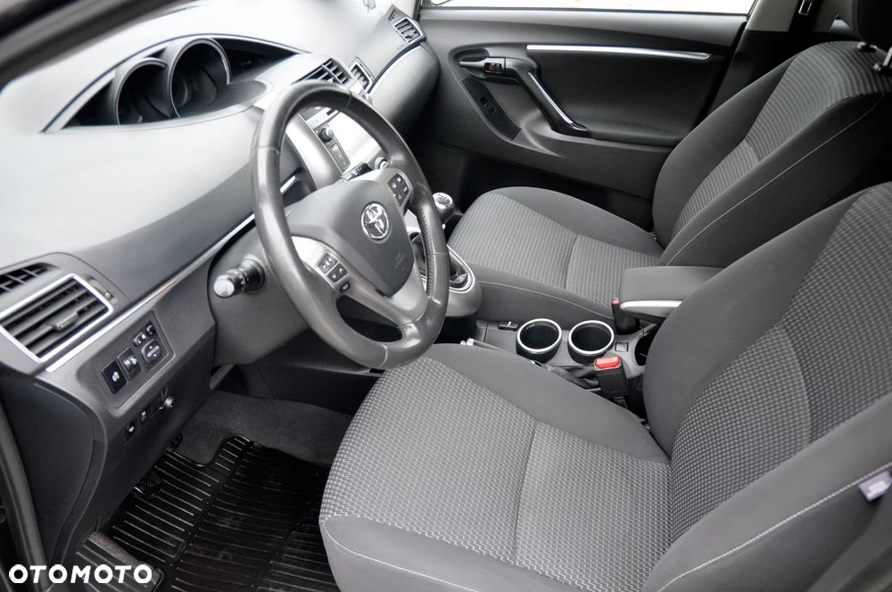 Toyota Verso 2.0 D-4D Prestige 7os - 6