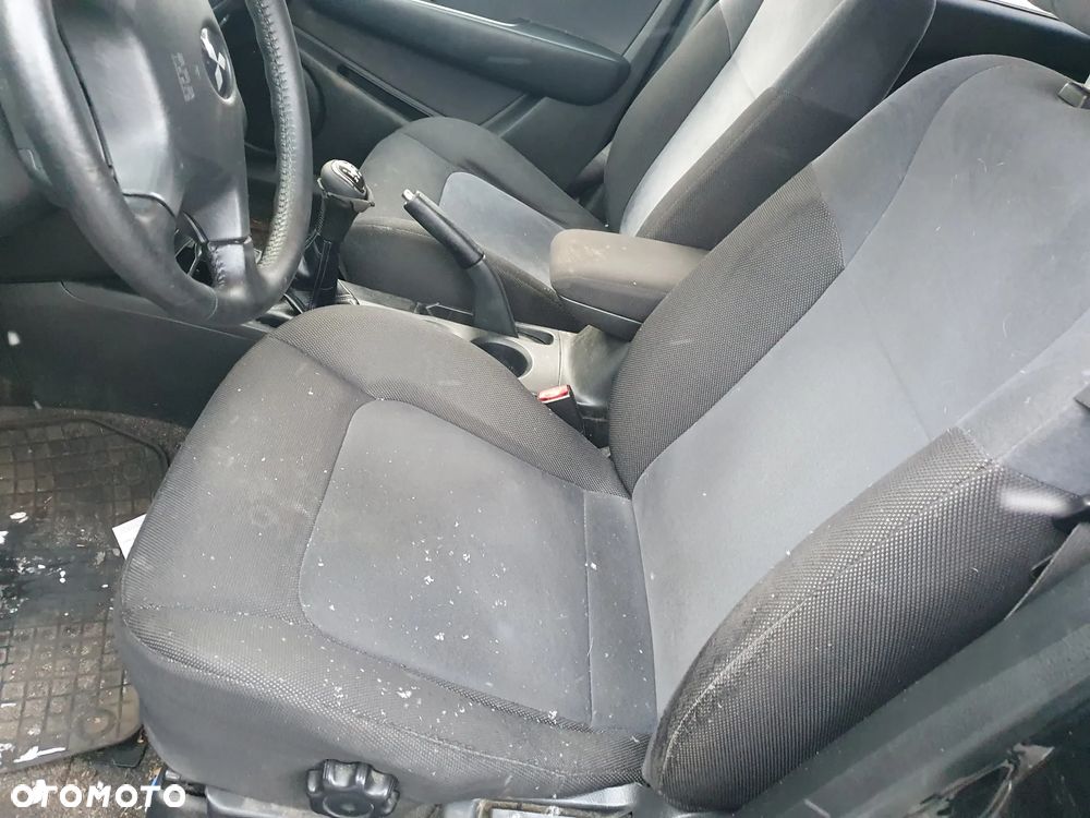 Mitsubishi Outlander 2.0 100 kW na części rok 2005 - 3