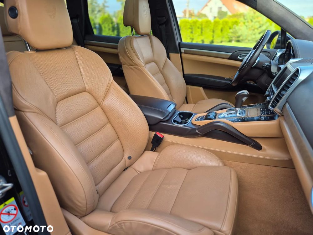 Porsche Cayenne - 22