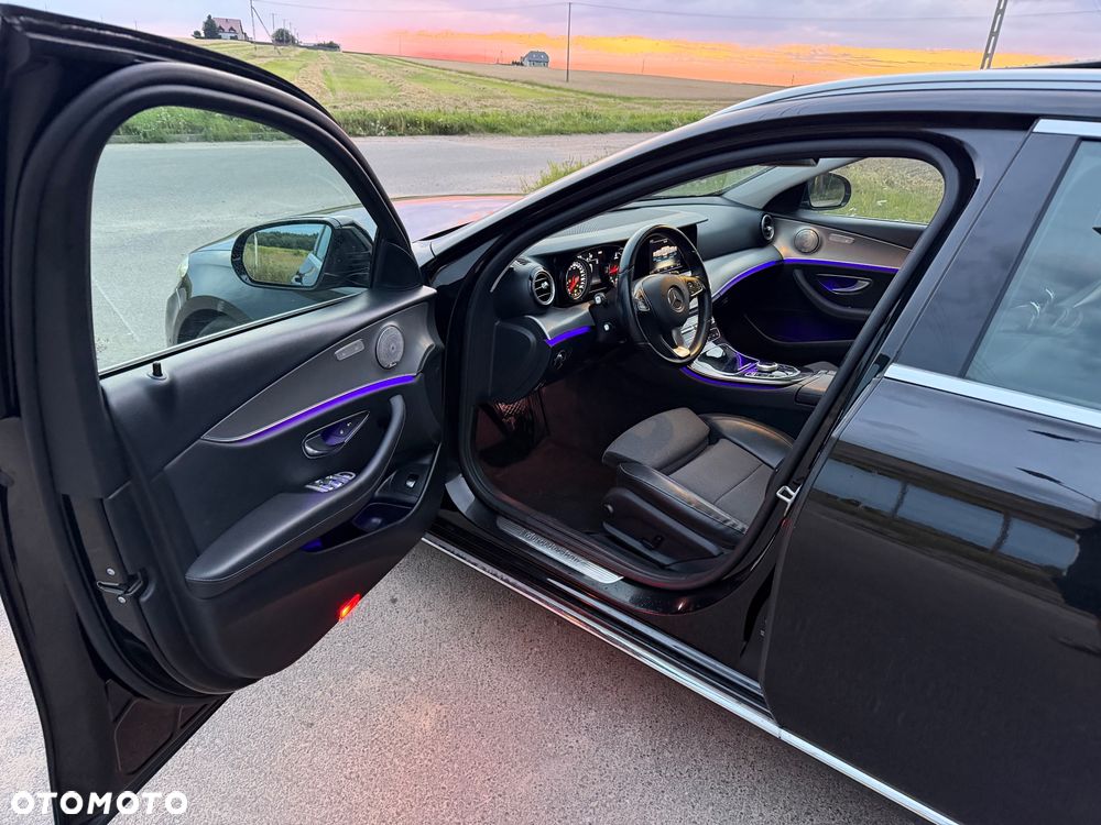 Mercedes-Benz Klasa E 220 d 4-Matic 9G-TRONIC - 15