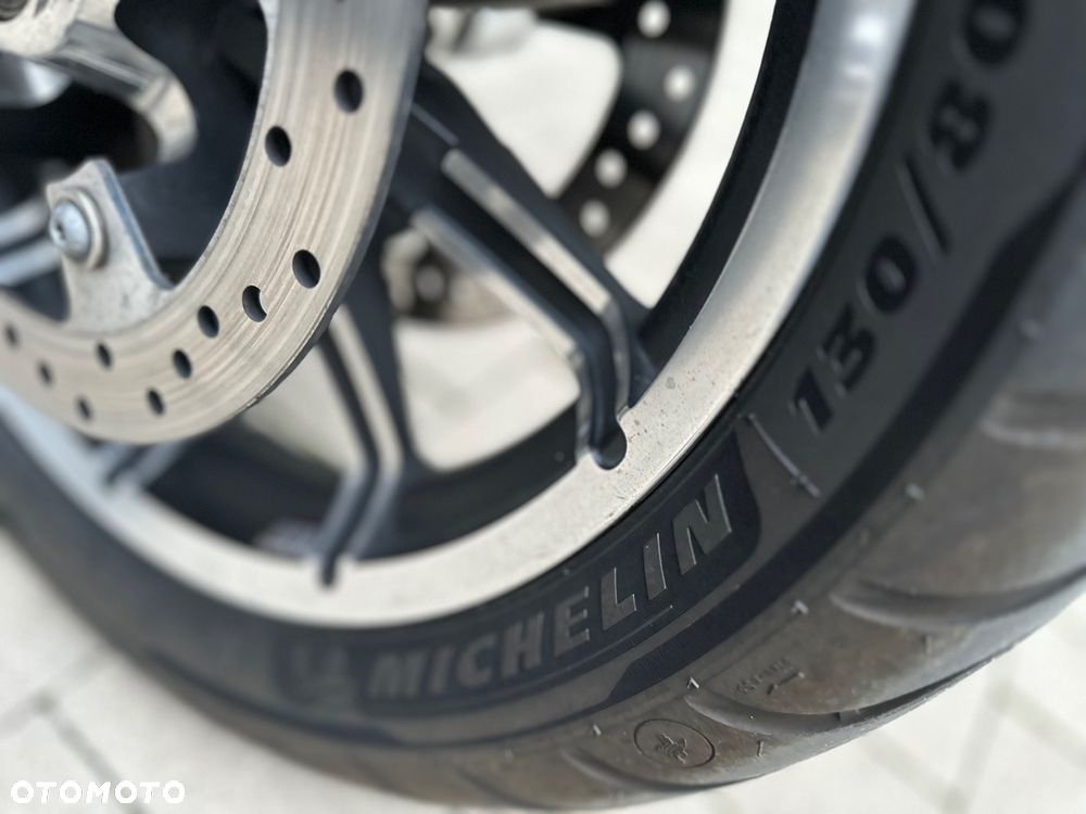 Harley-Davidson Touring Road King - 12