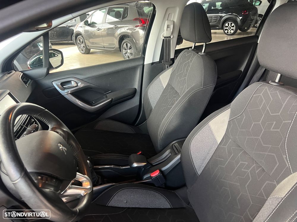 Peugeot 2008 1.2 PureTech Style - 13