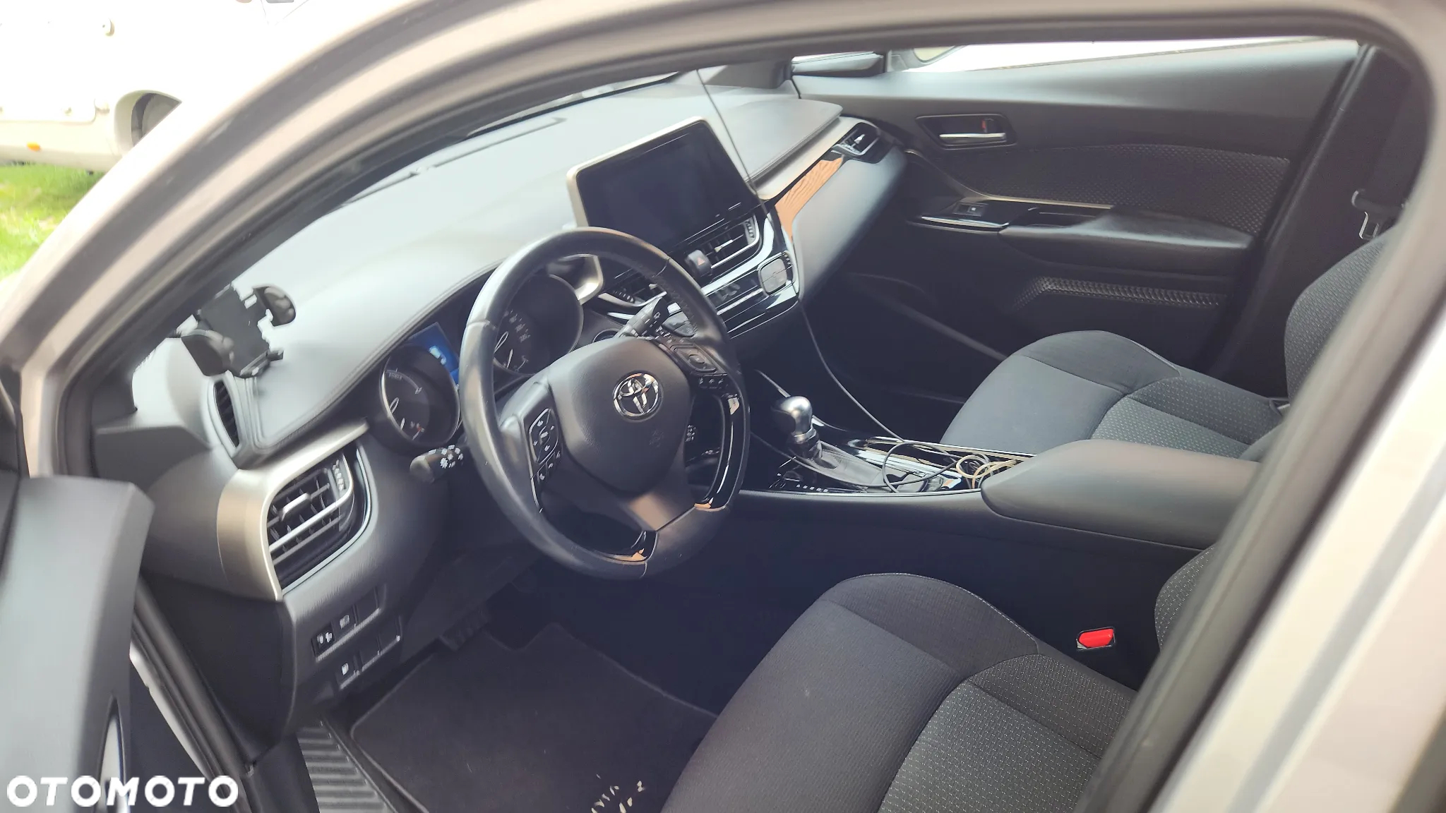 Toyota C-HR 1.8 Hybrid Dynamic - 2