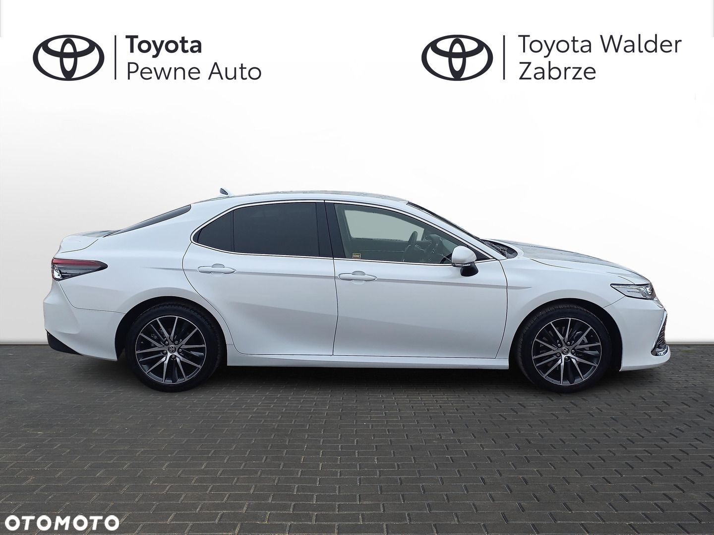 Toyota Camry - 5