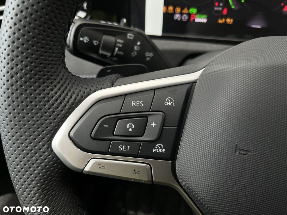 Volkswagen Tiguan - 34