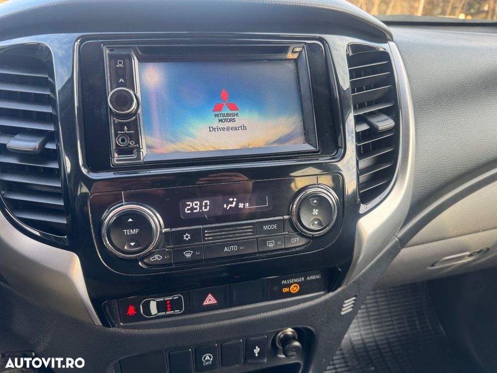 Mitsubishi L200 - 25