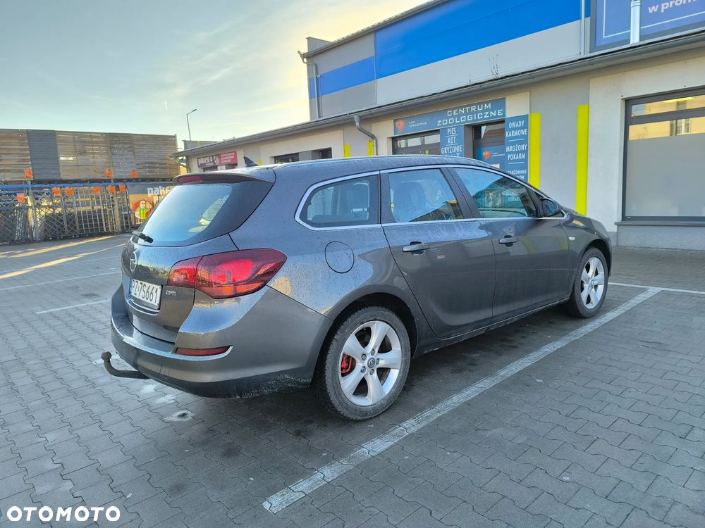 Opel Astra 2.0 CDTI DPF SportsTourer Edition - 8