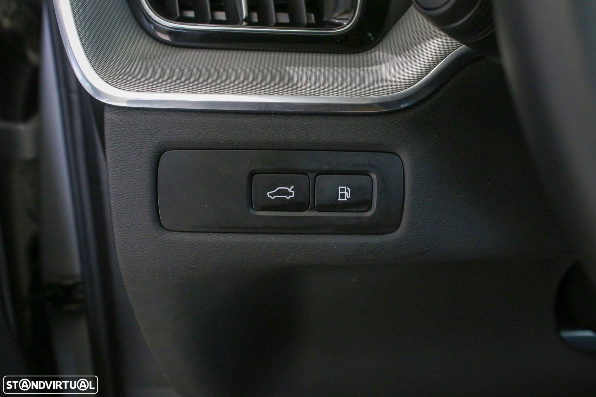 Volvo XC 60 2.0 T6 PHEV Black Edition AWD - 23