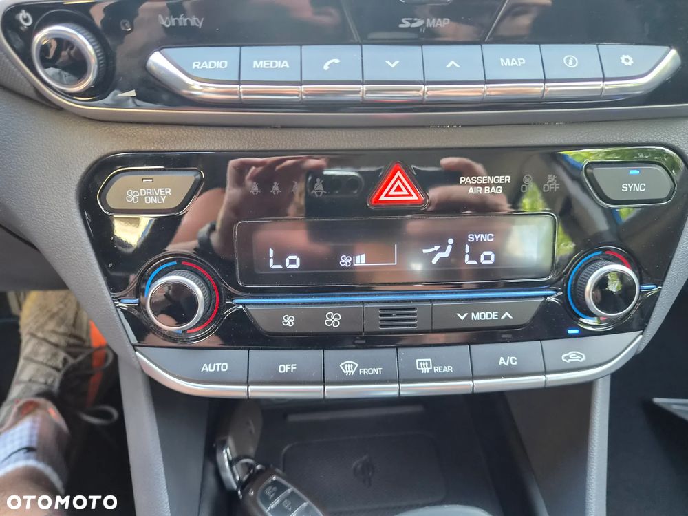 Hyundai IONIQ 1.6 GDI Premium - 18