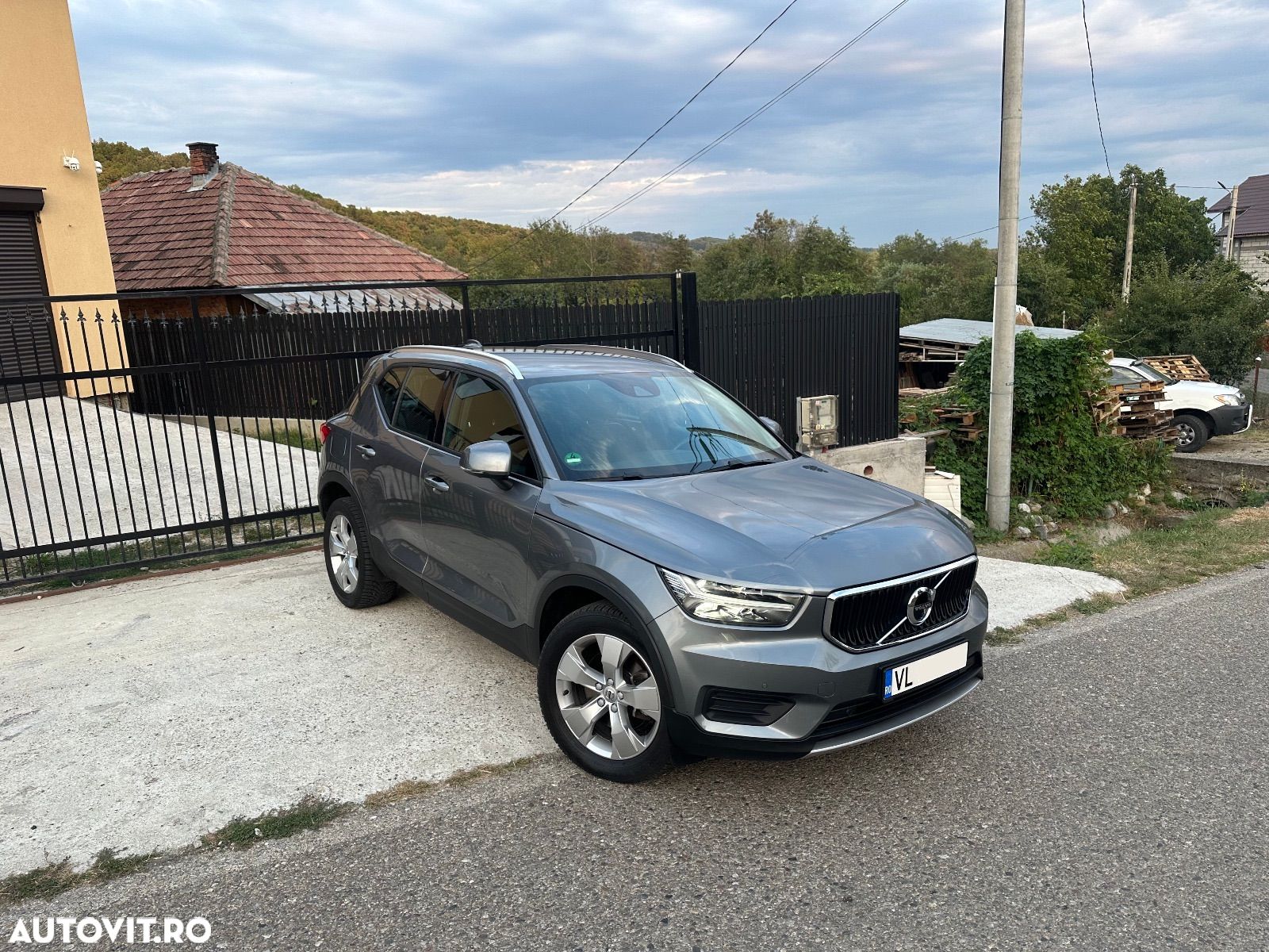 Volvo XC 40 D3 AWD Momentum Pro - 1