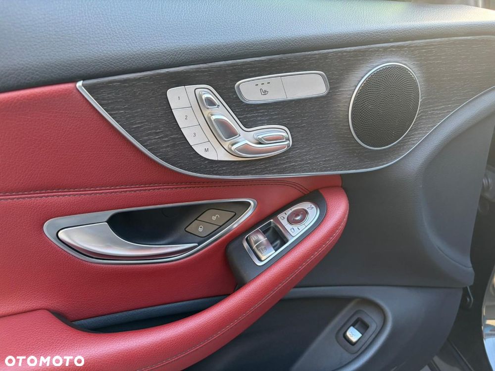 Mercedes-Benz Klasa C 300 4Matic 9G-TRONIC AMG Line Plus - 25