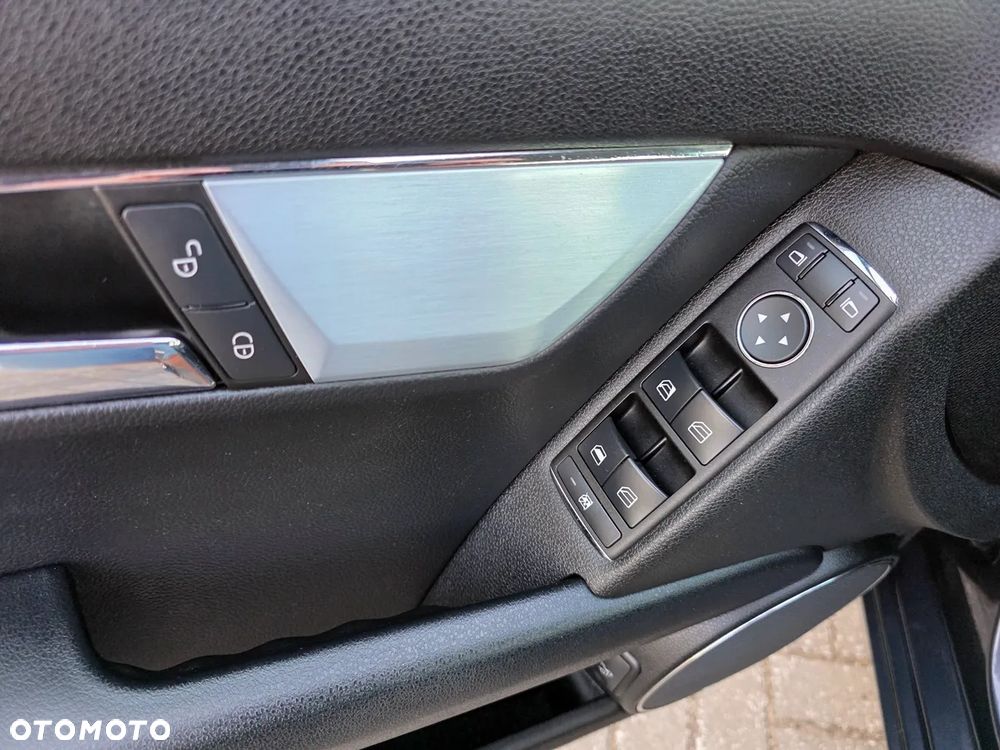 Mercedes-Benz Klasa C 200 CDI DPF Automatik Avantgarde - 26