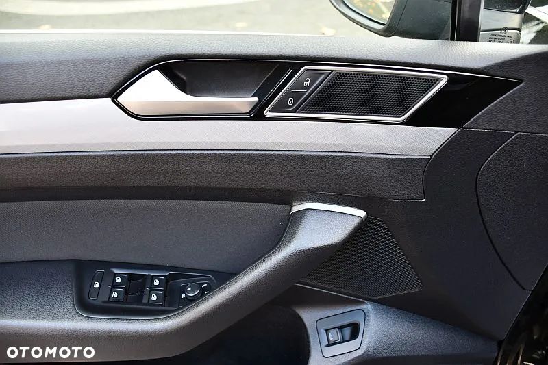 Volkswagen Passat Variant 1.5 TSI OPF DSG Highline - 19