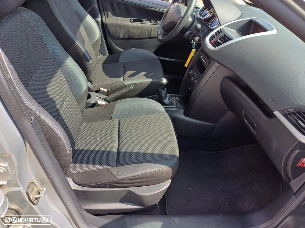Peugeot 207 1.4 16V Active - 9