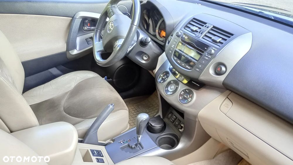 Toyota RAV4 - 18