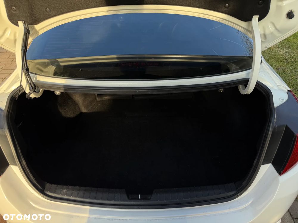 Kia Optima 2.0 XL - 24