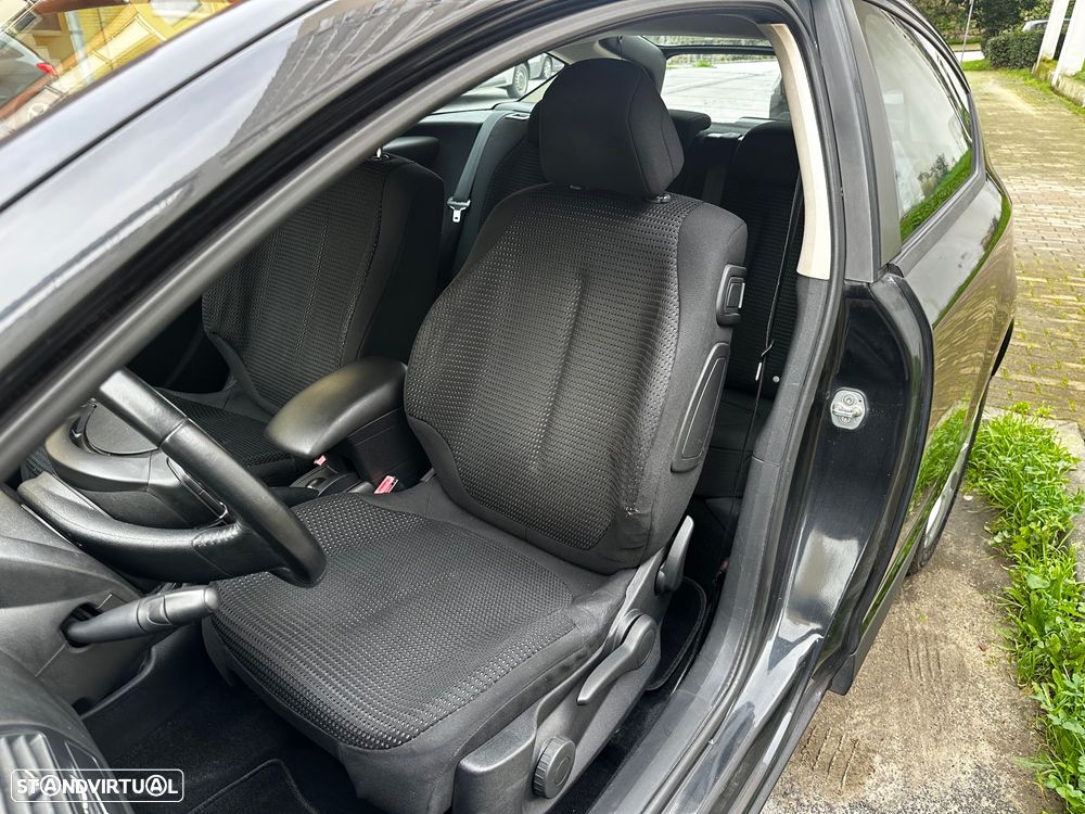 Citroën C4 HDi 110 FAP VTR Plus - 23