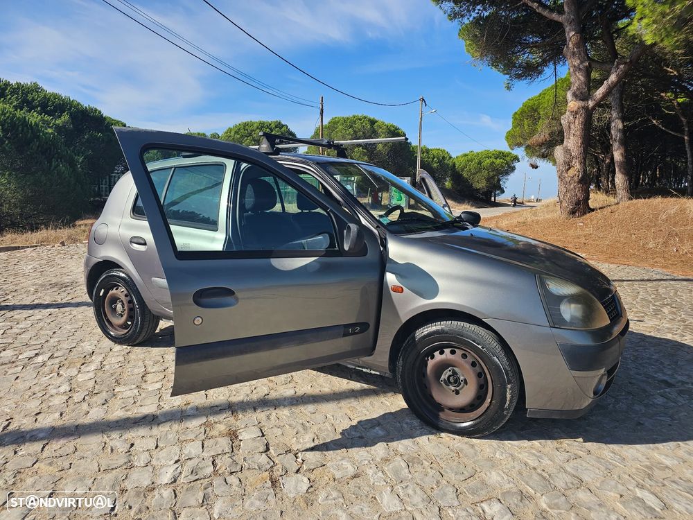 Renault Clio - 22