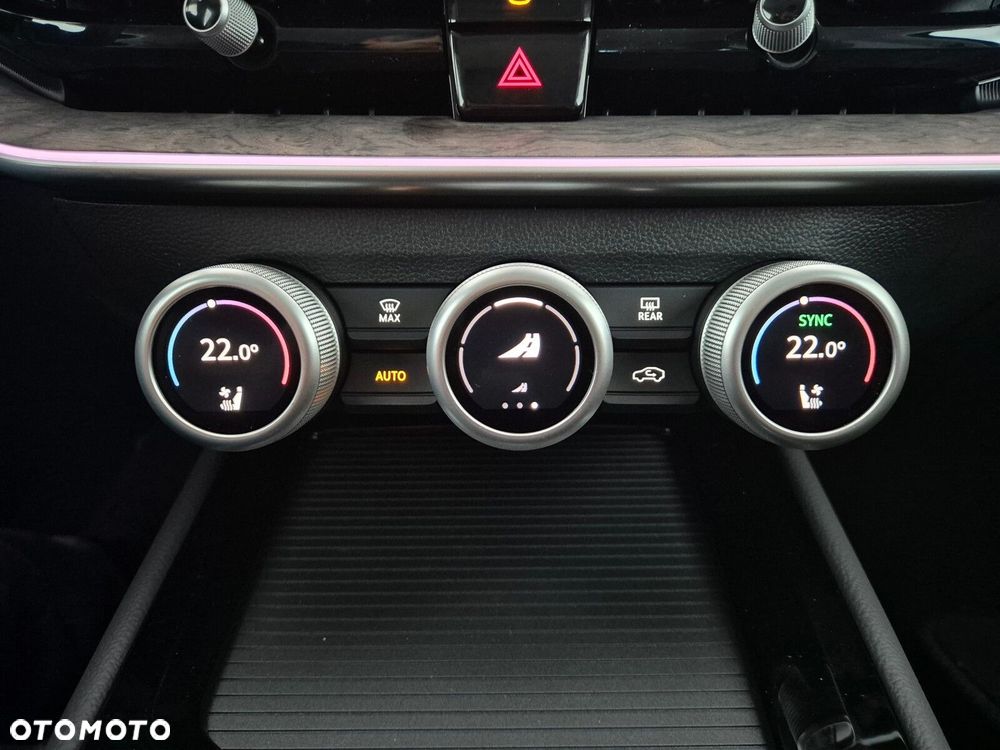 Skoda Superb 2.0 TDI SCR 4x4 L&K DSG - 14