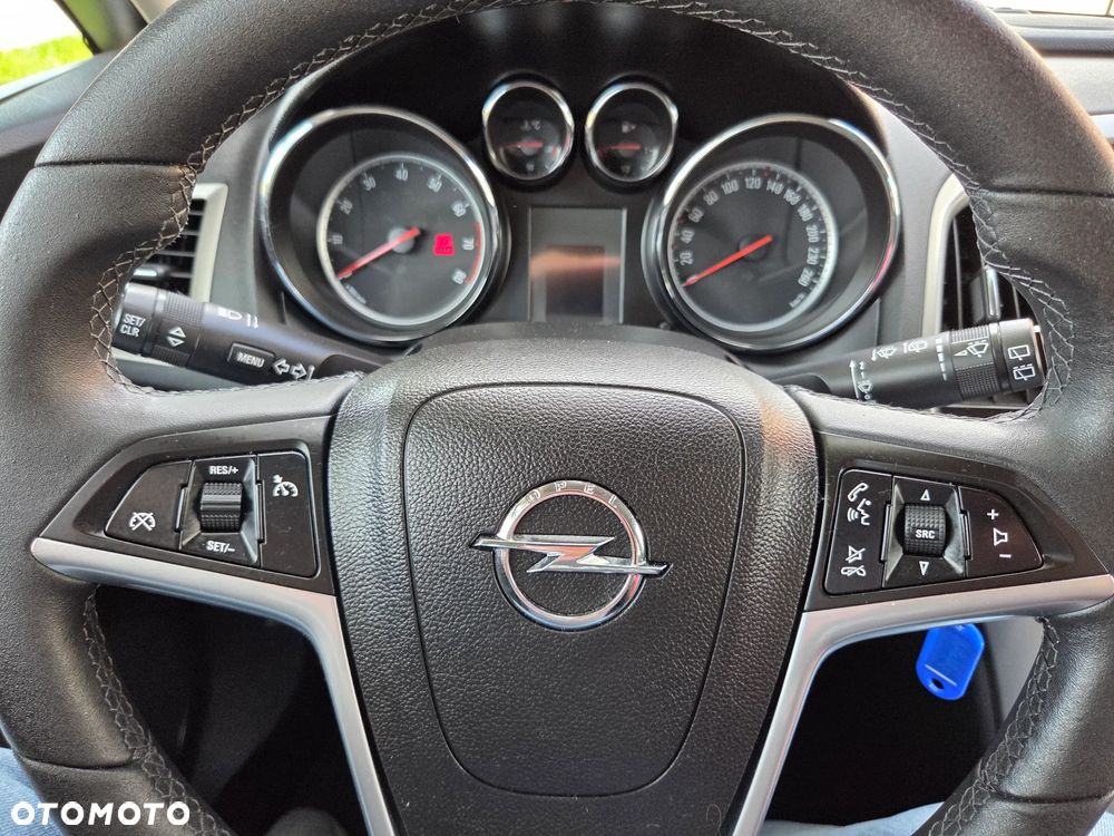 Opel Astra 1.4 Turbo - 11