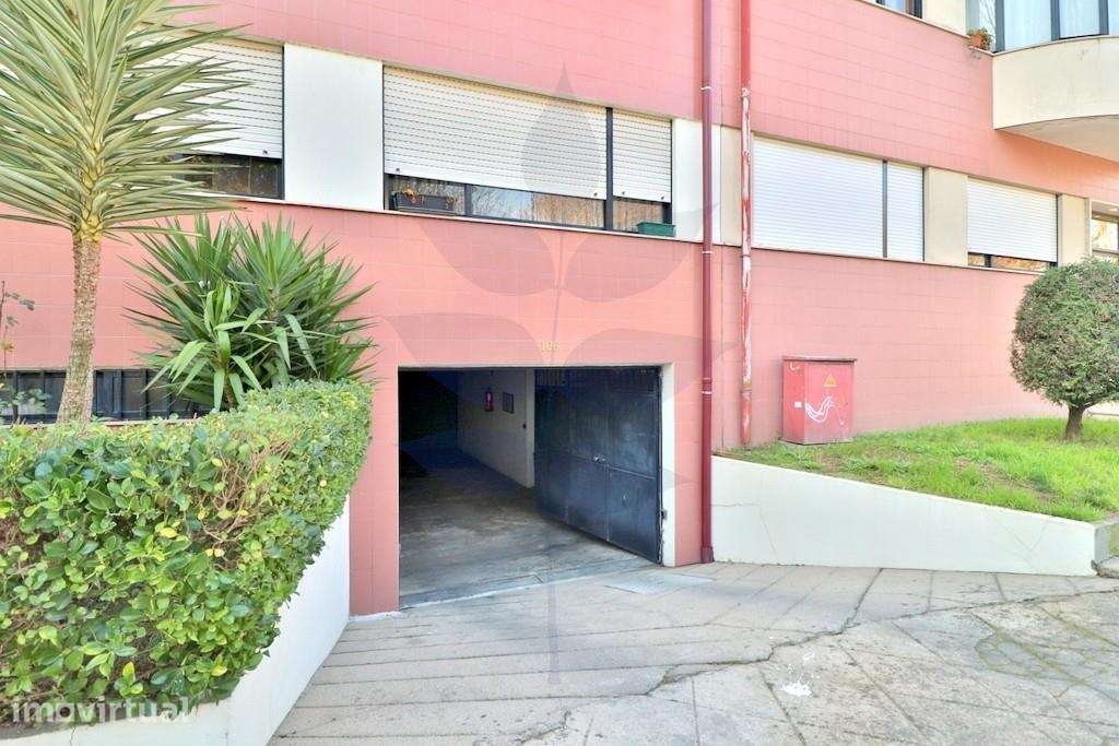 Venda Garagem fechada junto à Escola Secundária Alberto Sampaio — Brag - Grande imagem: 2/13