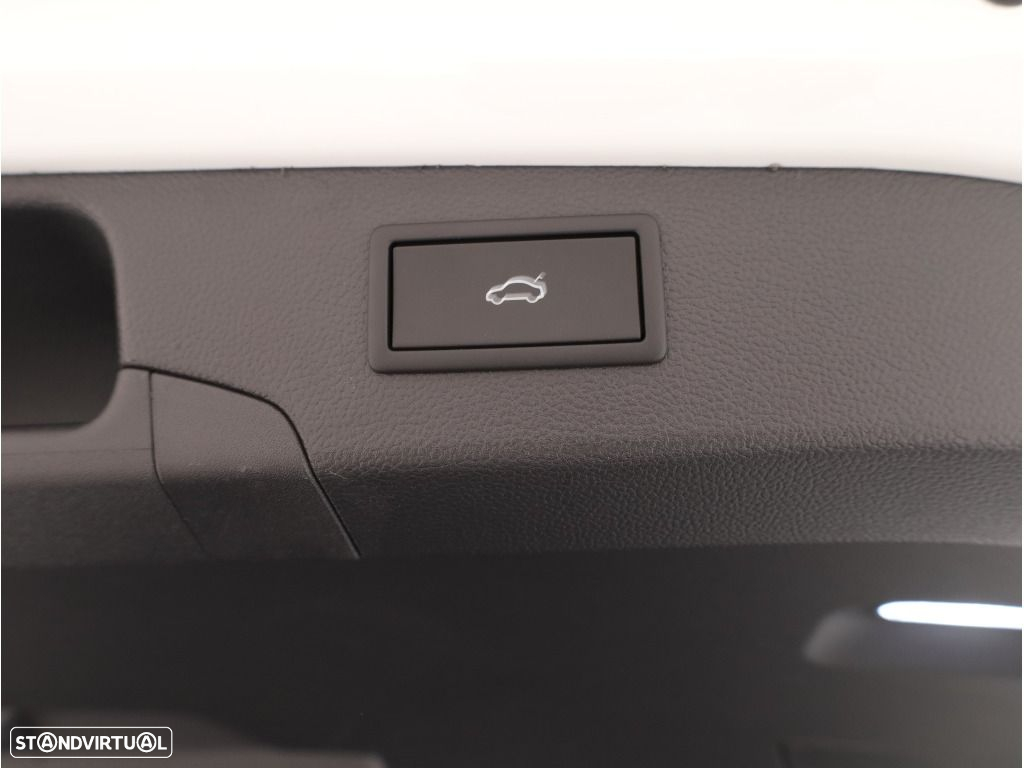 VW Passat Variant 2.0 TDi Business DSG - 36