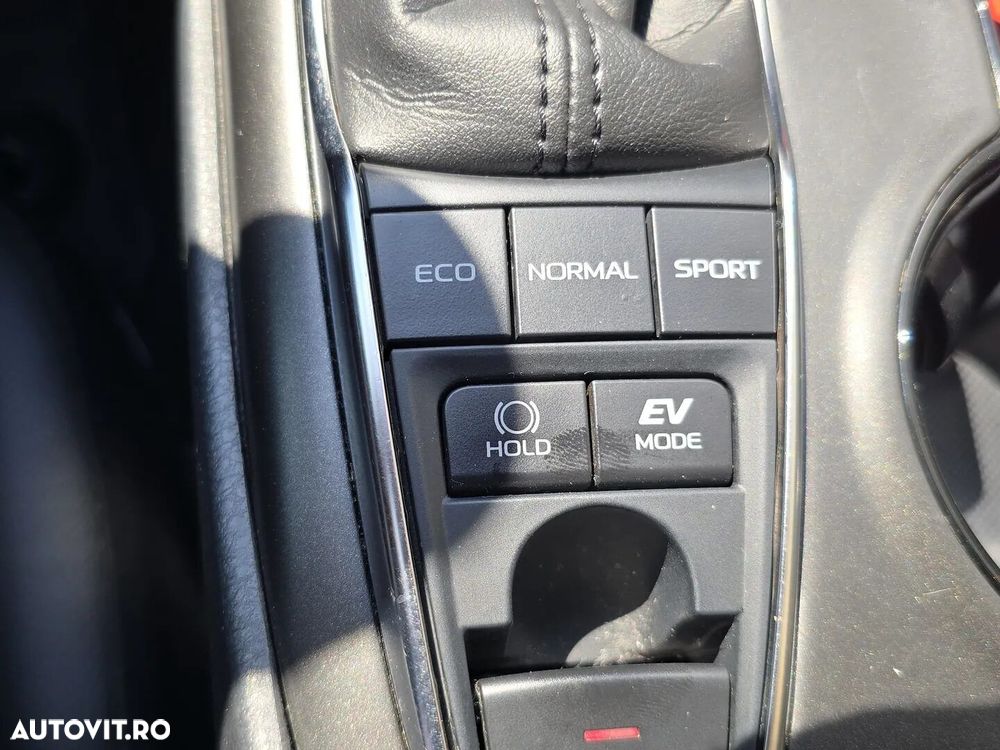 Toyota Camry - 16