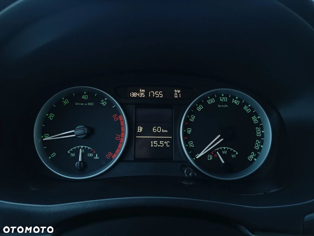 Skoda Fabia 1.2 HTP STYLE EDITION - 23