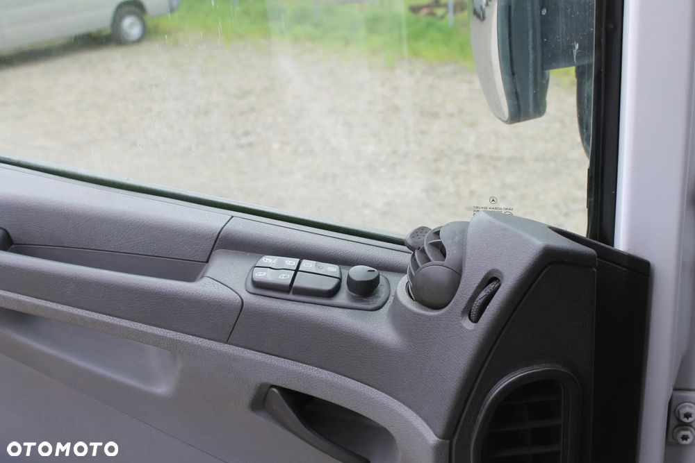 Mercedes-Benz AXOR 2536 6x2 manual - 11