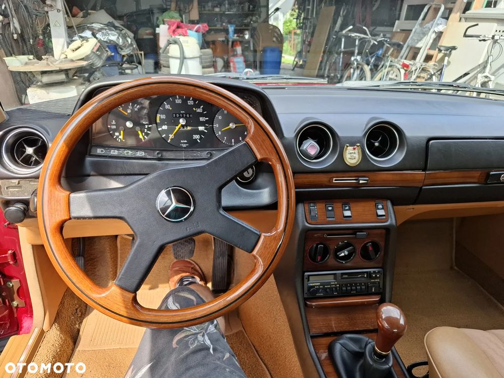 Mercedes-Benz W123 - 10