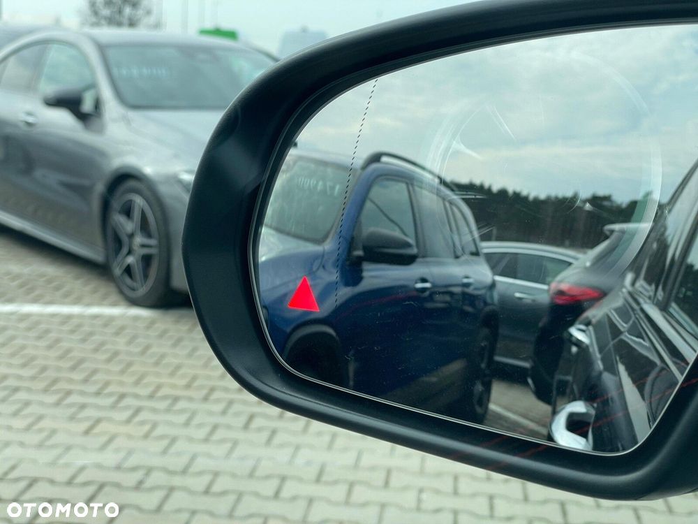 Mercedes-Benz GLB - 21