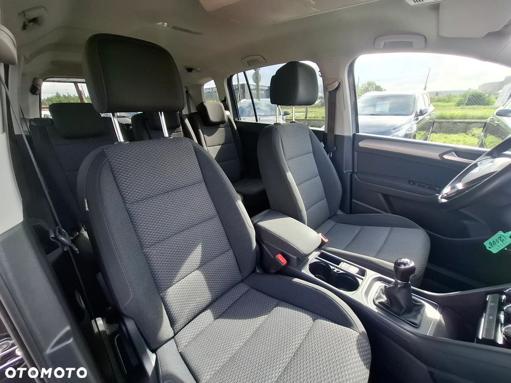 Volkswagen Touran 2.0 TDI SCR Comfortline - 16