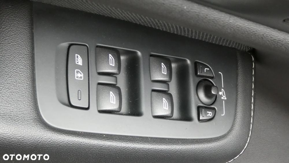 Volvo S60 T6 AWD R-Design - 19