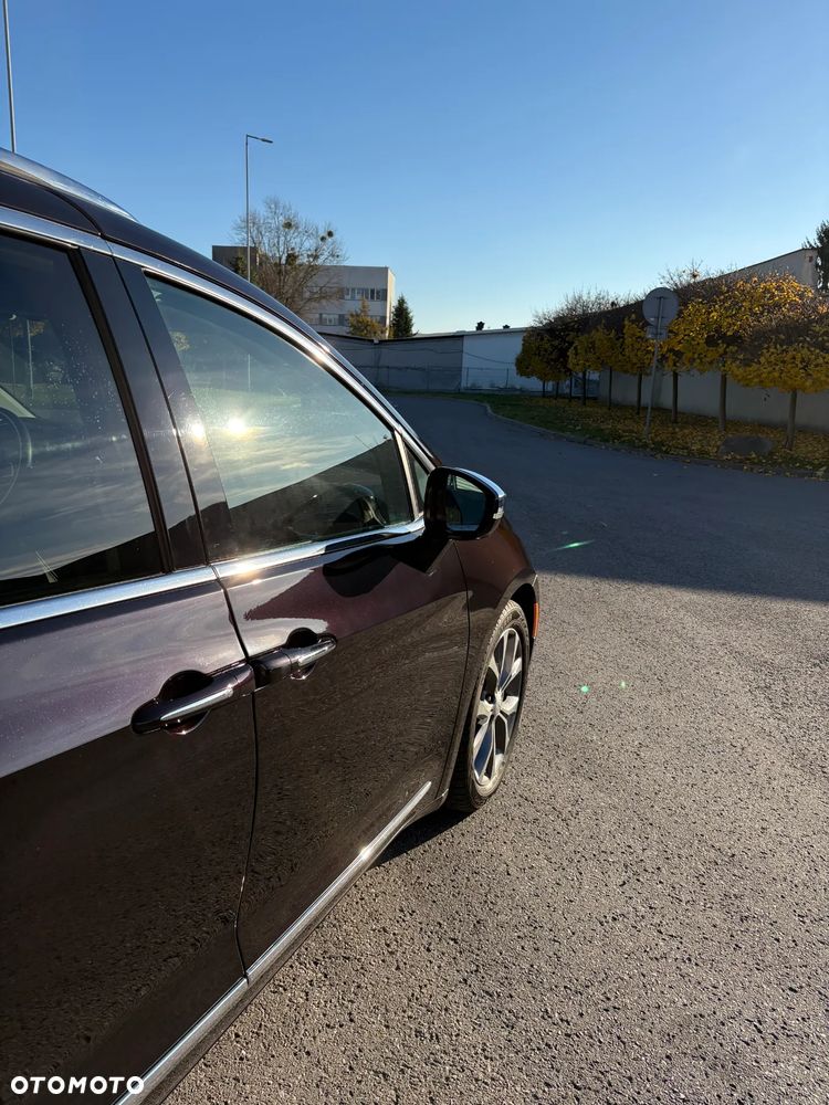 Chrysler Pacifica - 7