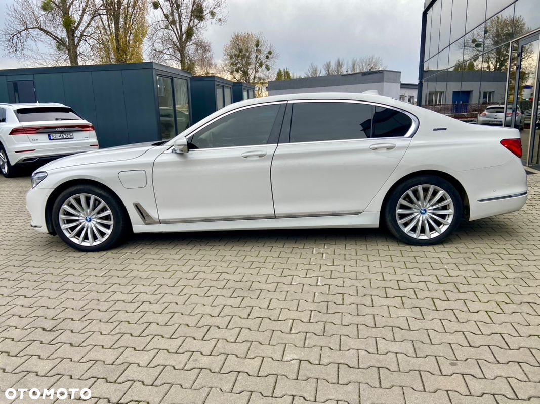 BMW Seria 7 - 8